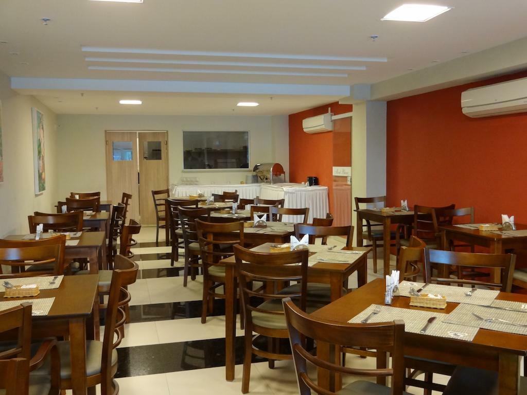 勃朗峰套房酒店 Nova Iguaçu 外观 照片